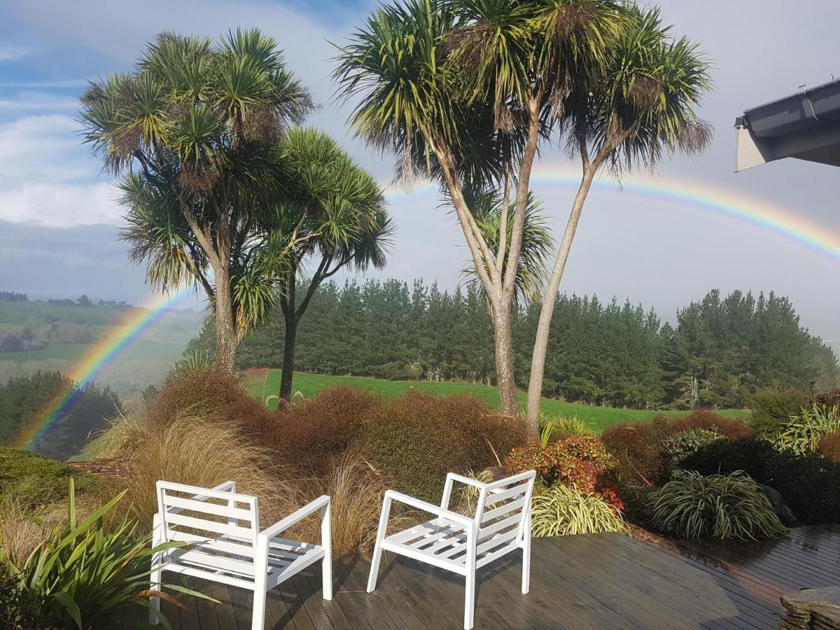 Above The River Karapiro Bed & Breakfast Eksteriør billede