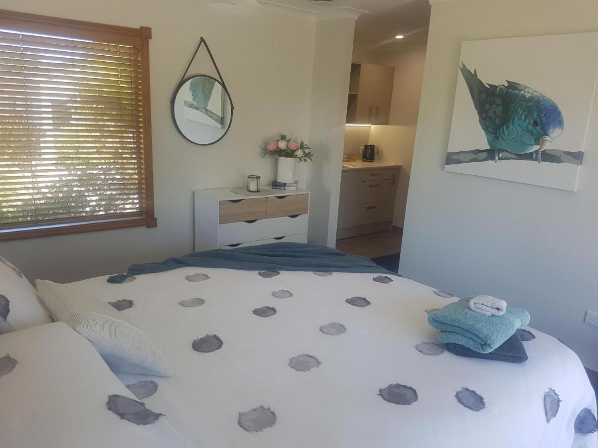 Above The River Karapiro Bed & Breakfast Eksteriør billede