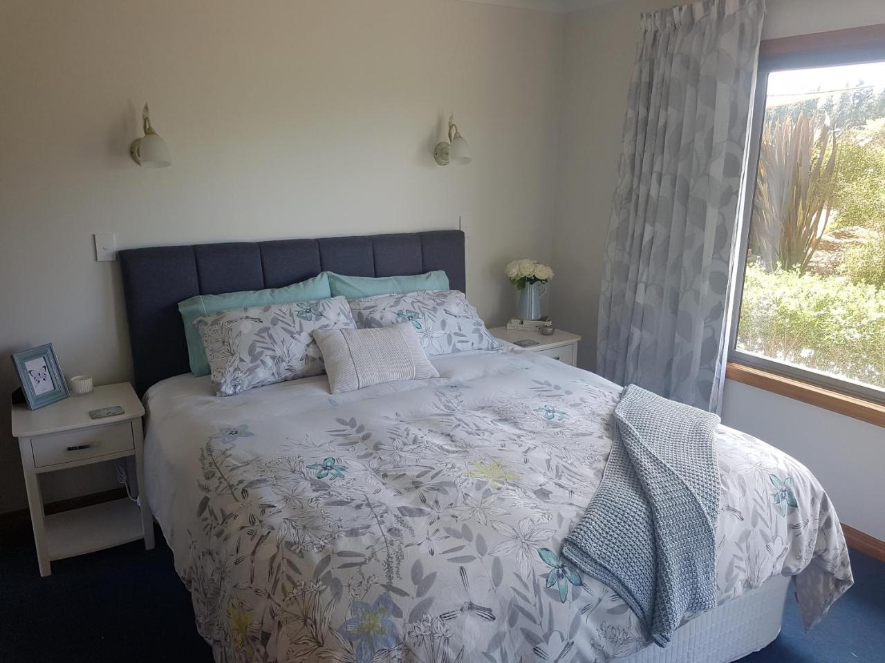 Above The River Karapiro Bed & Breakfast Eksteriør billede