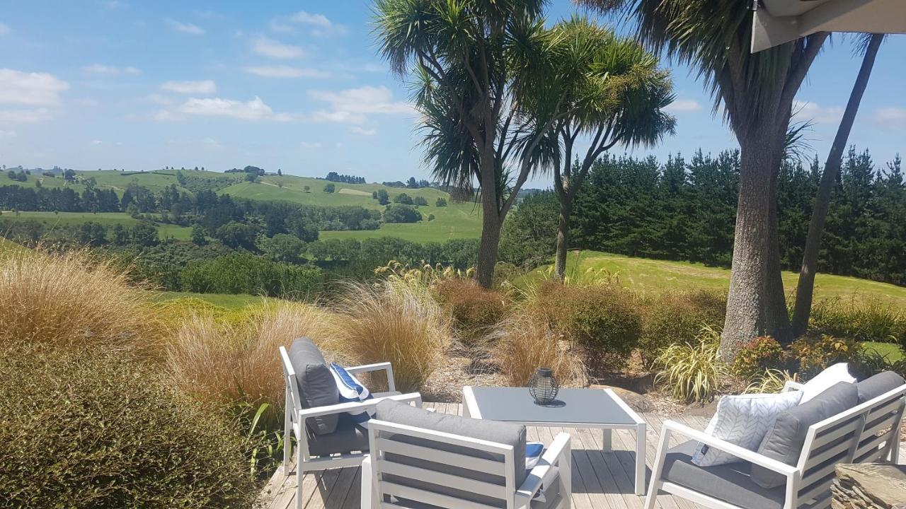 Above The River Karapiro Bed & Breakfast Eksteriør billede