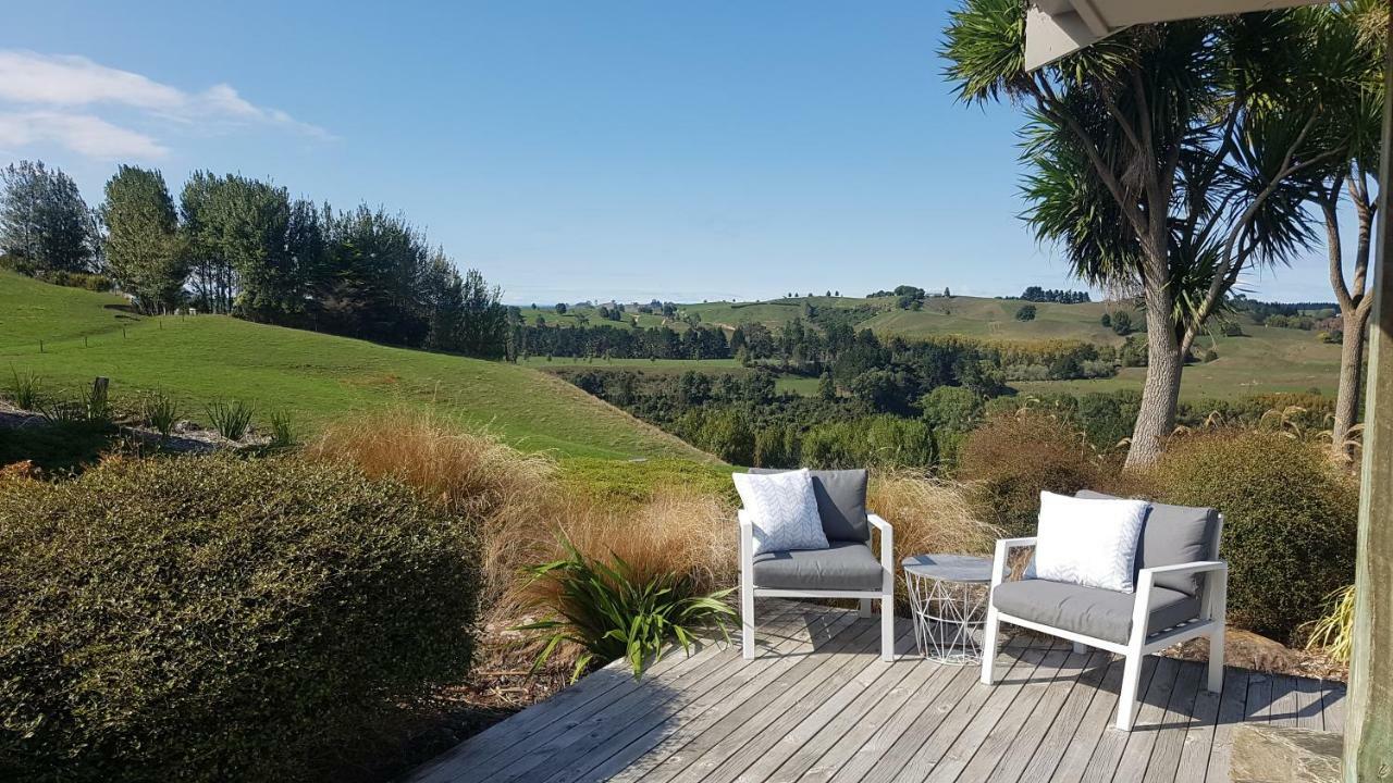 Above The River Karapiro Bed & Breakfast Eksteriør billede