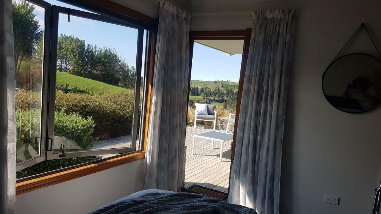Above The River Karapiro Bed & Breakfast Eksteriør billede